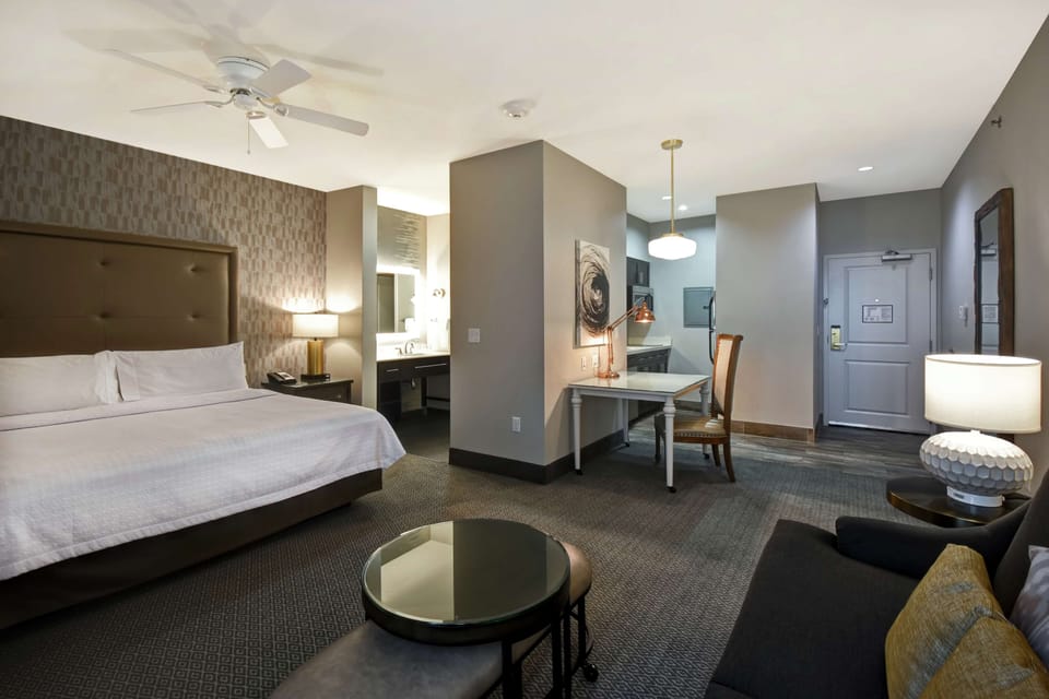 Premium bedding, in-room safe, desk, laptop workspace