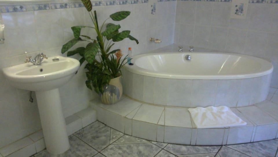 Towels, soap, shampoo, toilet paper