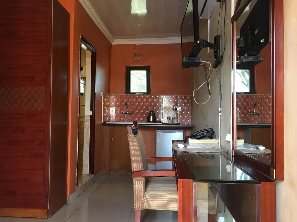 Executive Room | Desk, WiFi (free)