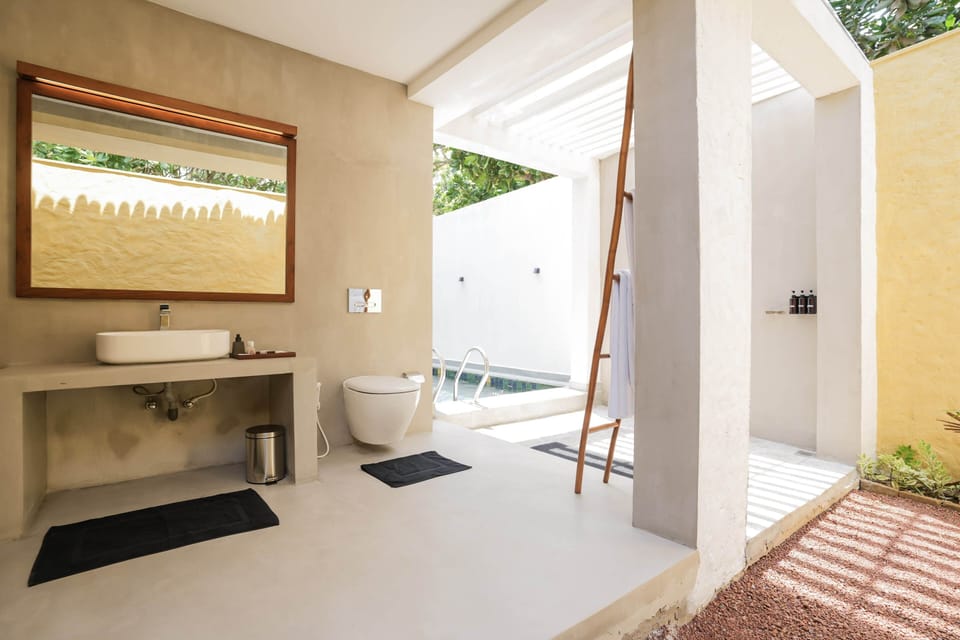 Luxury Villa | Bathroom | Shower, free toiletries, slippers, bidet