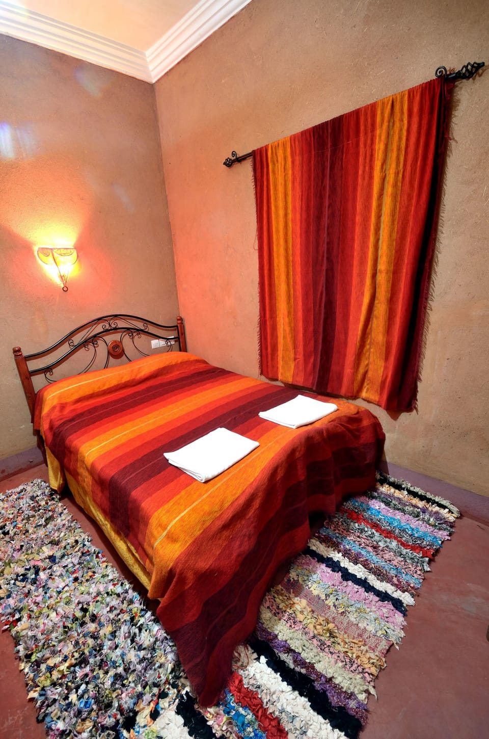 Standard Double Room, Mountain View | Minibar, desk, iron/ironing board, free cribs/infant beds