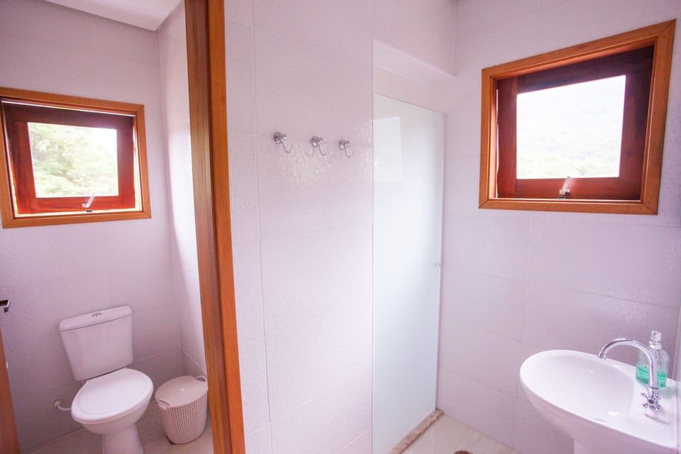 Superior Room, 1 Bedroom | Bathroom | Shower, rainfall showerhead, free toiletries, hair dryer
