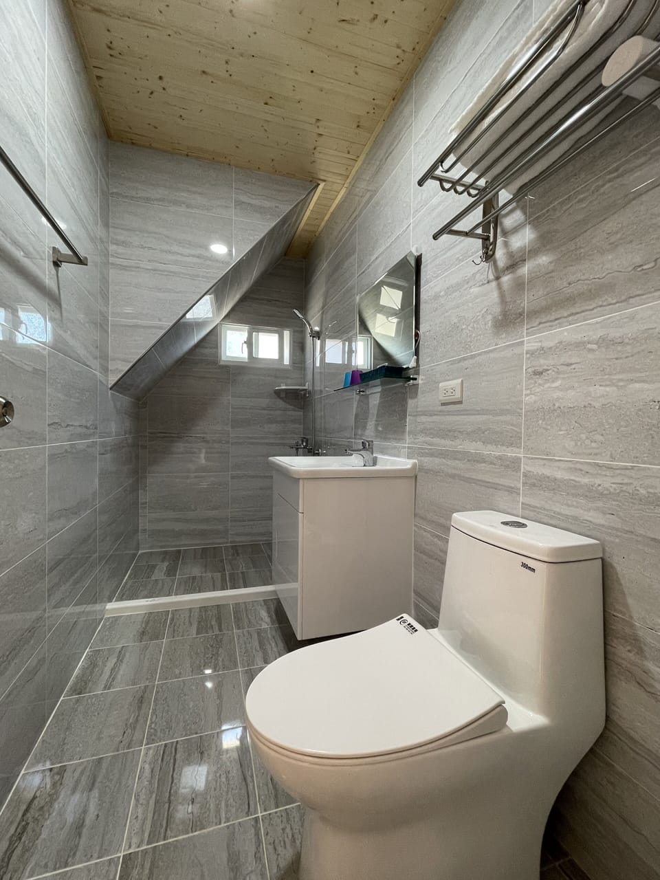 Romantic Double Room, 1 Bedroom, Balcony | Bathroom | Free toiletries, hair dryer, slippers, towels
