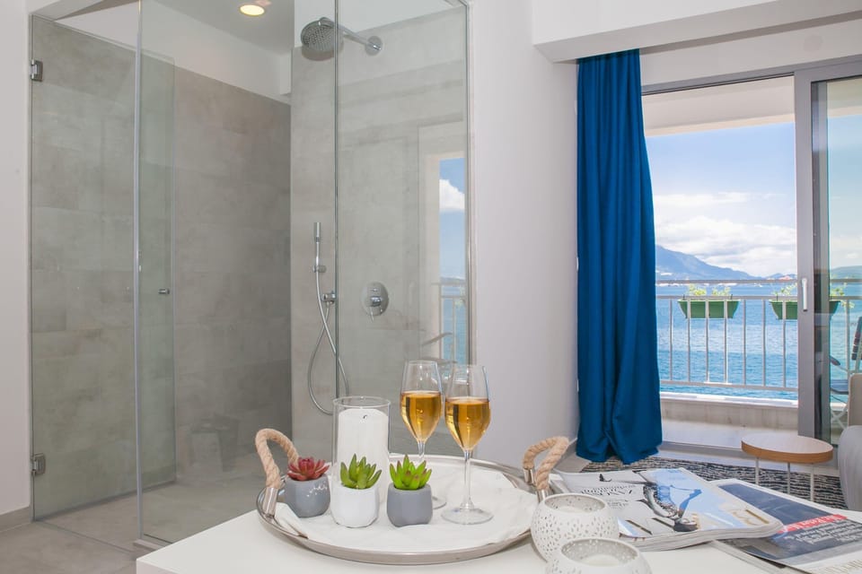 Superior Double Room, Balcony, Sea View | Premium bedding, memory foam beds, minibar, in-room safe