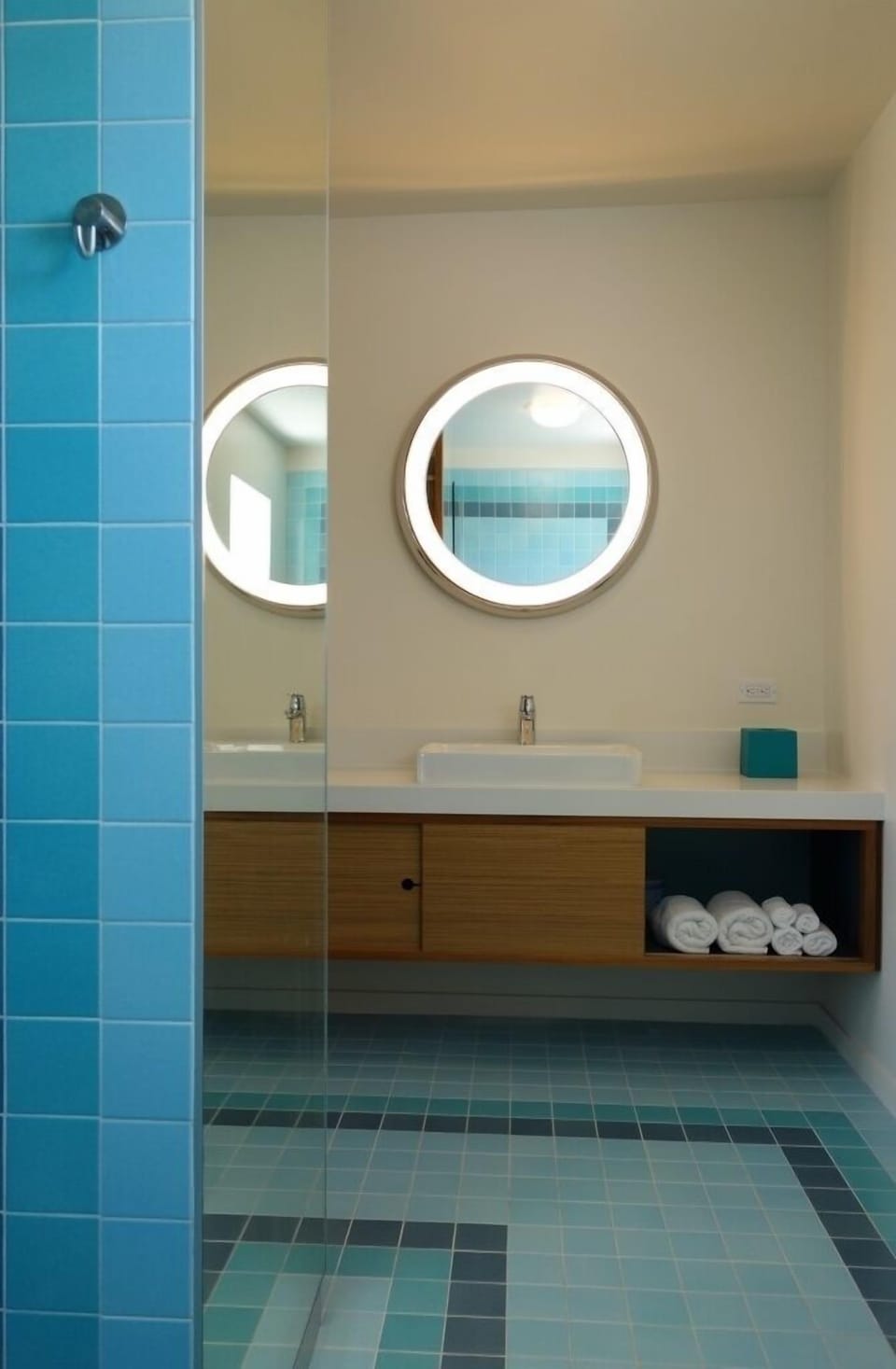 Bathroom sink