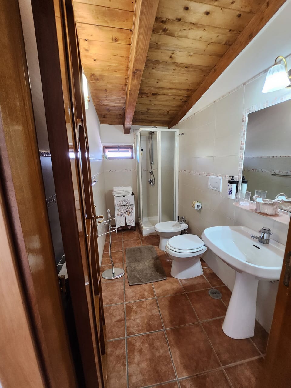 Quadruple Room, Sea View, Tower | Bathroom | Shower, free toiletries, hair dryer, bathrobes