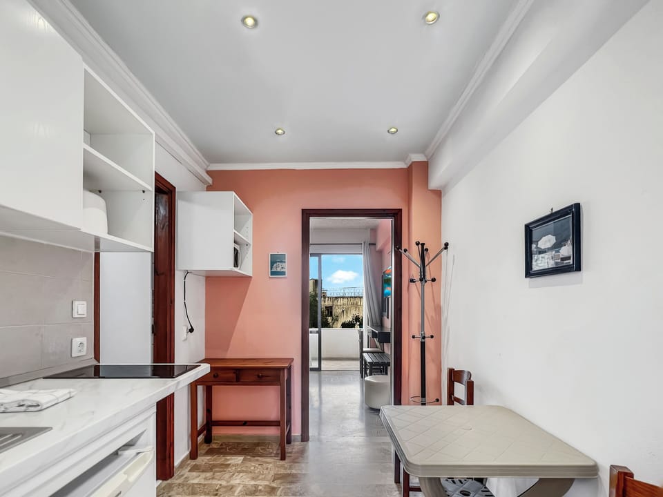 Standard Room, Sea View, Sea Facing | In-room dining