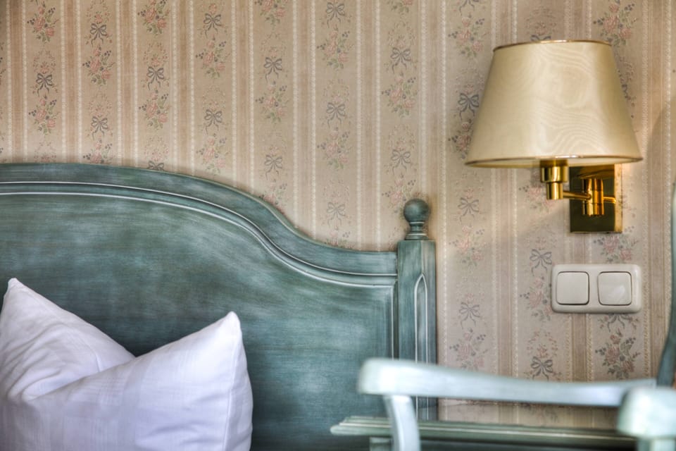 Comfort Double Room | Blackout drapes, soundproofing, iron/ironing board, WiFi