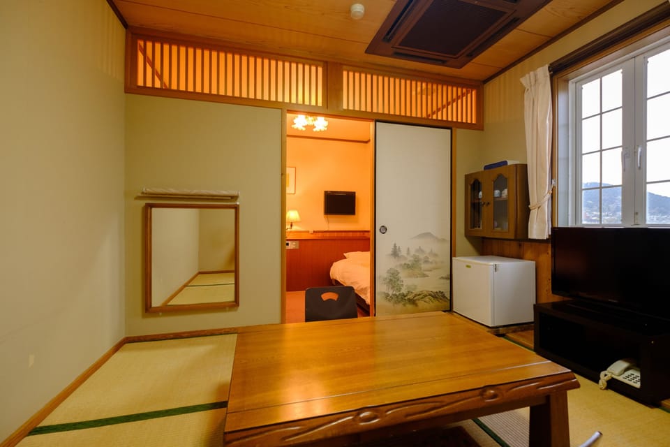Japanese Western Room with Shared Bathroom | In-room safe, WiFi (free), bed sheets