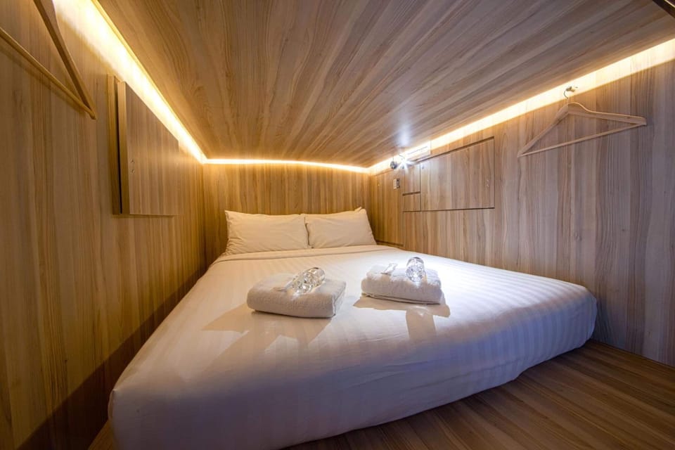 In-room safe, desk, soundproofing, iron/ironing board