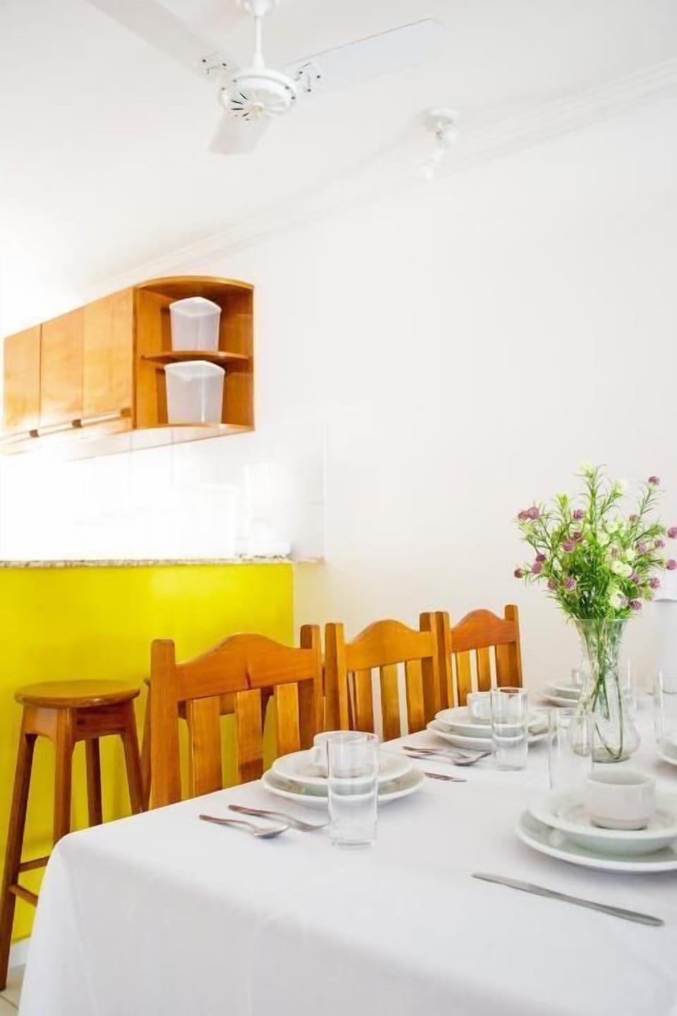 Fridge, microwave, stovetop, cookware/dishes/utensils