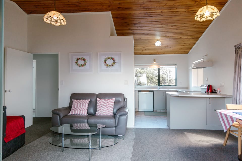 No. 13 - One Bedroom Upstairs Apartment | Private kitchen | Fridge, microwave, electric kettle, toaster