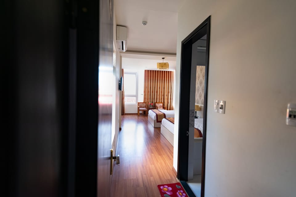 Family Suite, Bathtub, City View | Room amenity