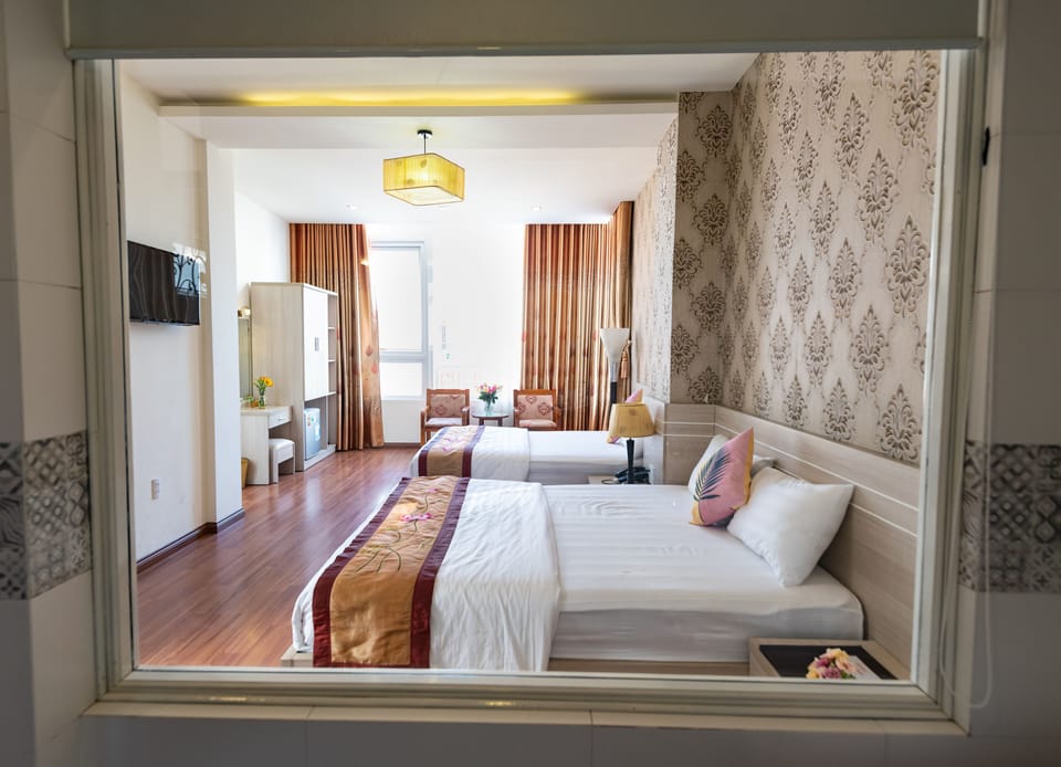 Family Suite, Bathtub, City View | City view