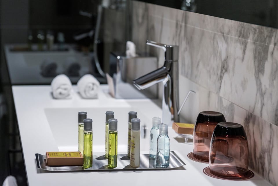 Superior Room, 1 King Bed | Egyptian cotton sheets, premium bedding, minibar, in-room safe