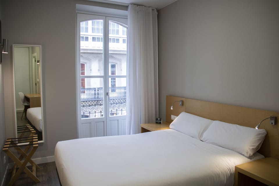 Superior Double or Twin Room | Desk, soundproofing, free WiFi