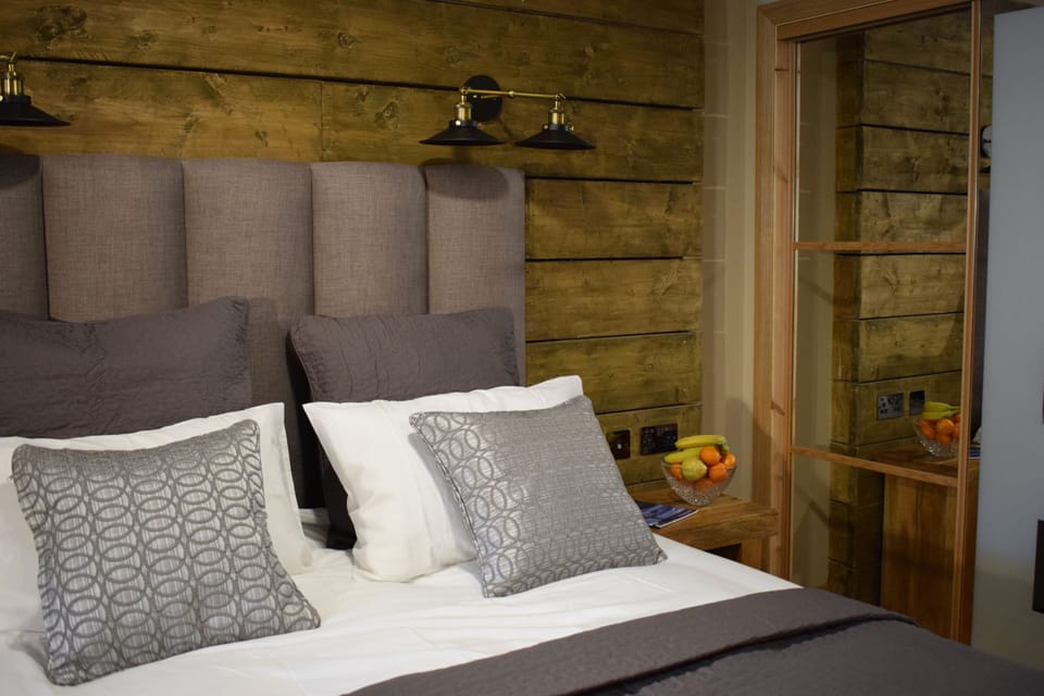 Suite (Room Only) | Premium bedding, individually decorated, individually furnished