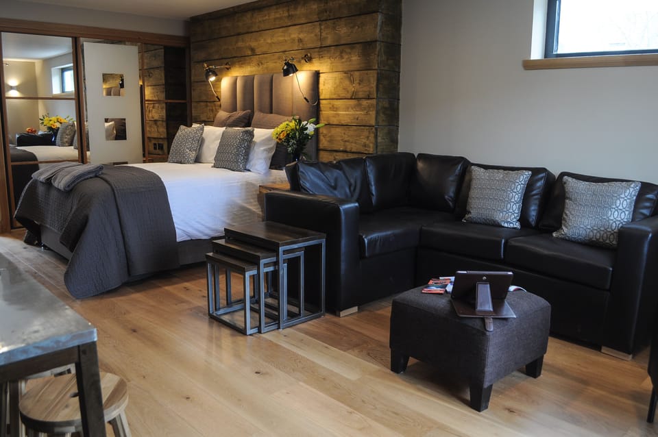 Suite (Room Only) | Premium bedding, individually decorated, individually furnished