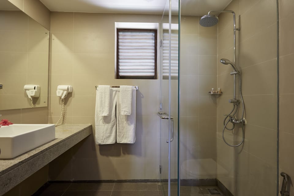 Standard Room | Bathroom | Shower, free toiletries, hair dryer, slippers
