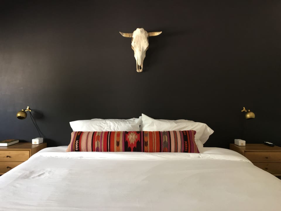 Standard King | Premium bedding, blackout drapes, WiFi (free), bed sheets