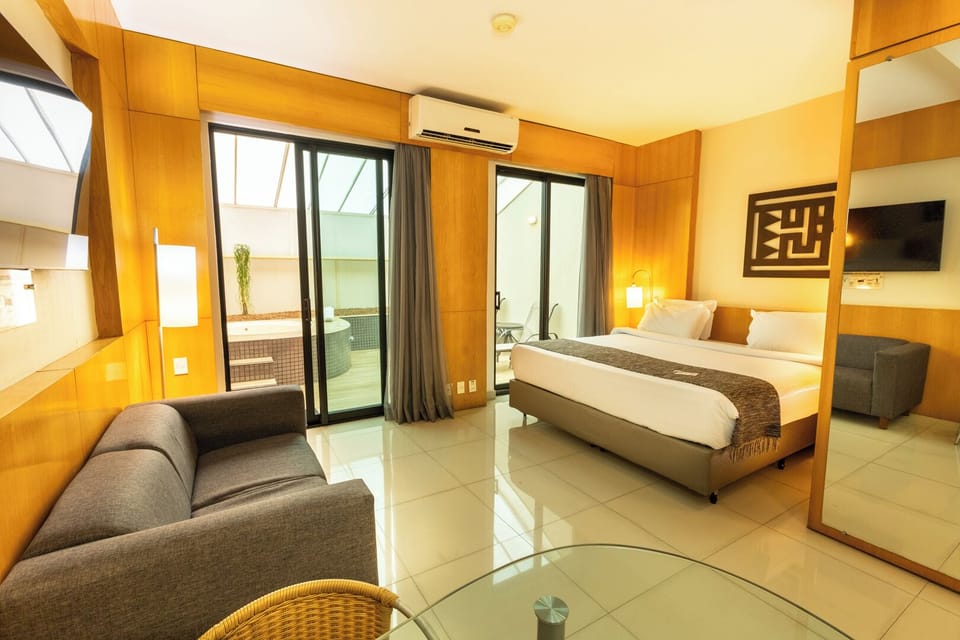Superior Room, Bathtub | Minibar, in-room safe, desk, laptop workspace