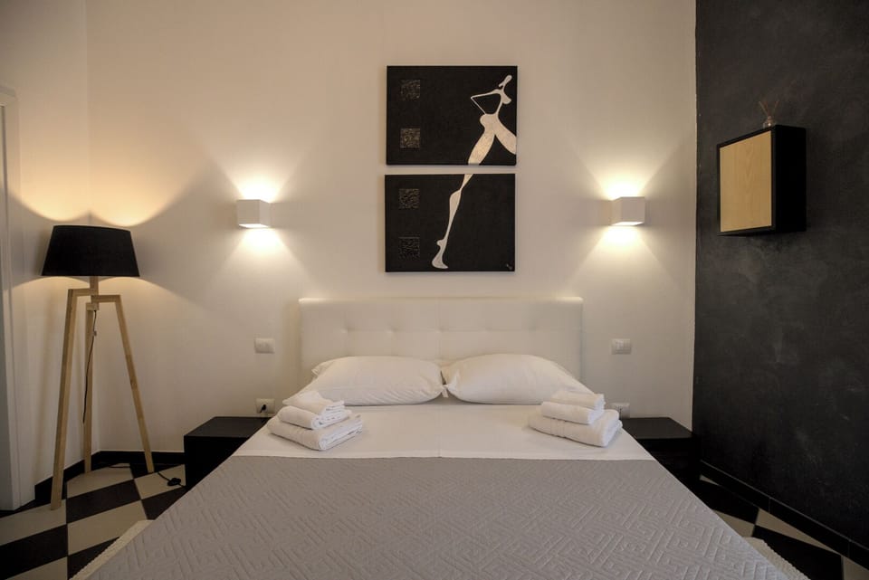Luxury Room | Premium bedding, individually furnished, blackout drapes, soundproofing