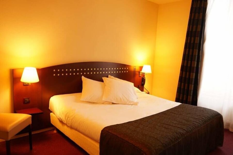 Standard Double Room, Non Smoking | Hypo-allergenic bedding, desk, free WiFi