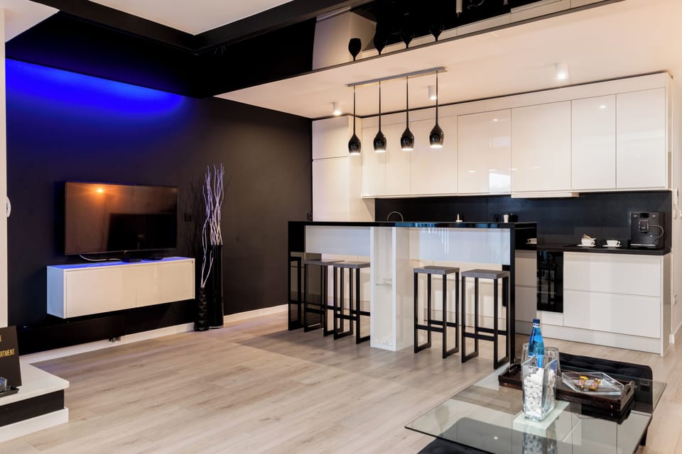 Luxury Apartment, 1 Bedroom | Private kitchenette | Fridge, oven, stovetop, dishwasher