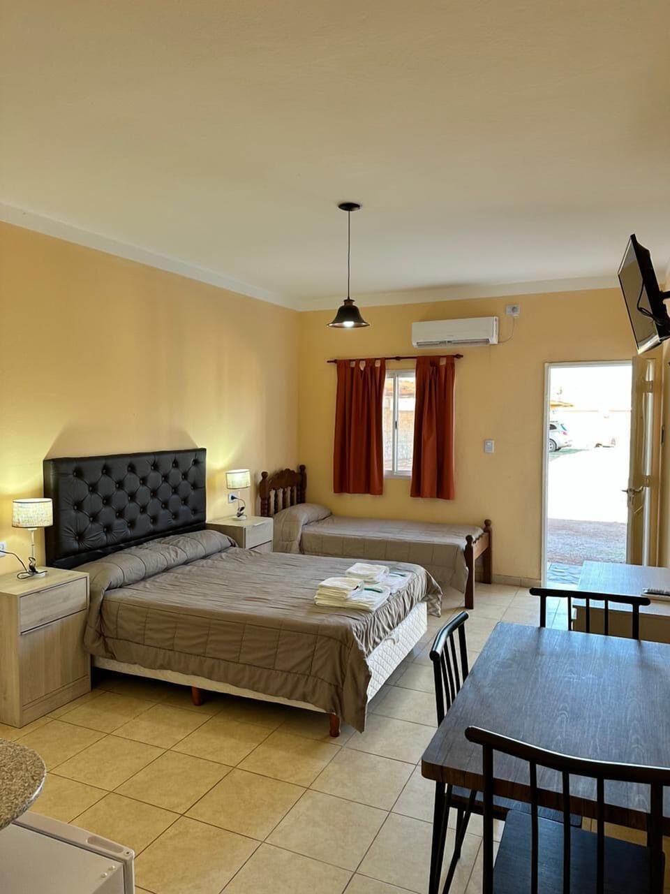 Triple Room | Minibar, desk, rollaway beds, free WiFi