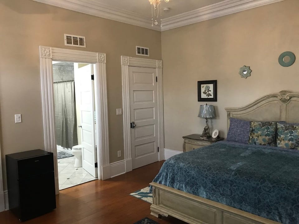 Superior Double Room, Private Bathroom (Trolley Stop Executive)