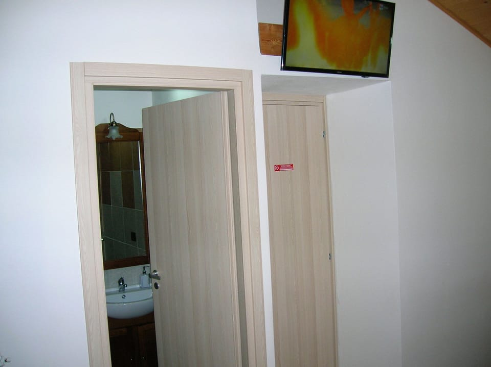 Quadruple Room, Private Bathroom | Room amenity