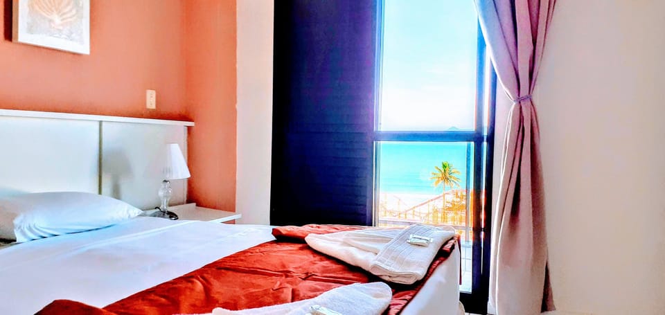 Deluxe Room | Minibar, in-room safe, desk, free WiFi