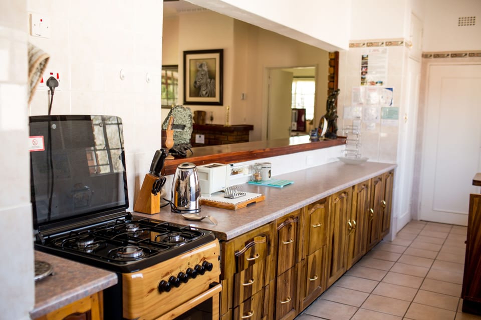 Standard Cottage, 2 Bedrooms, Non Smoking, River View (Woodlands) | Private kitchen | Fridge, microwave, toaster