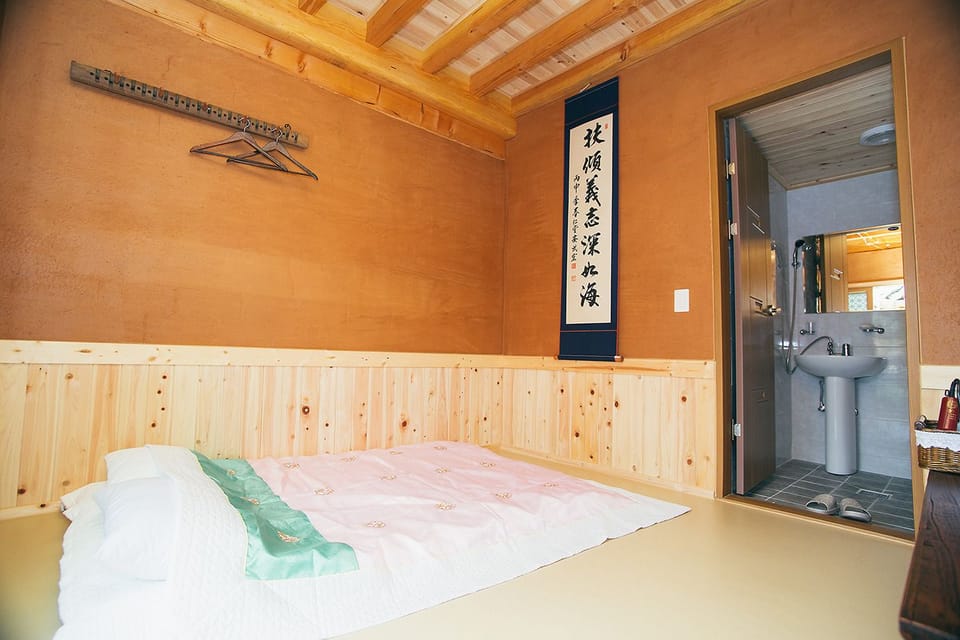 Traditional Room (Ondol) | Premium bedding, soundproofing, free WiFi