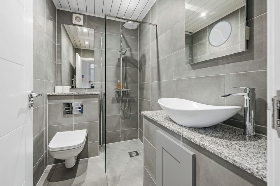 Twin Room, Private Bathroom | Bathroom | Hair dryer, towels, soap, toilet paper