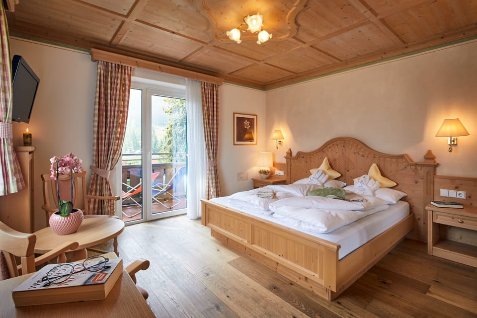Double Room | Premium bedding, down comforters, minibar, in-room safe