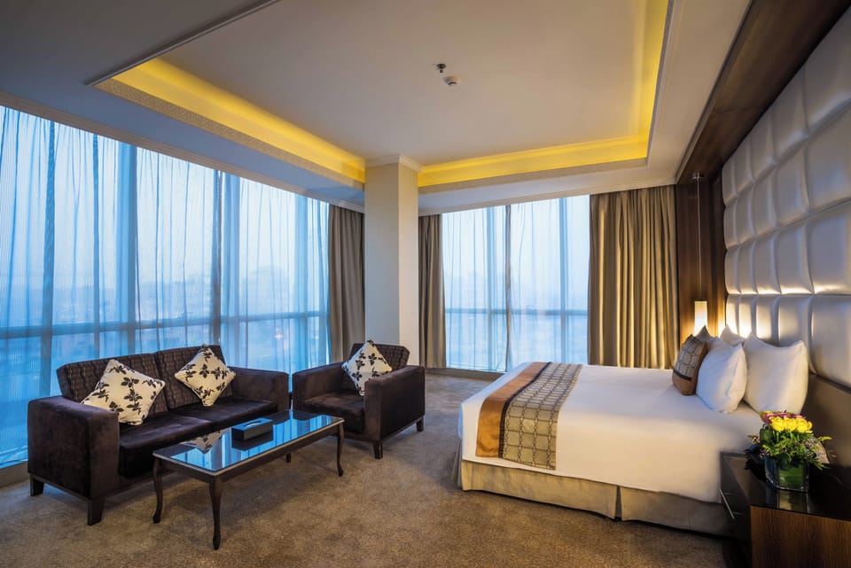 Superior Room, 1 King Bed, Non Smoking | In-room safe, laptop workspace, iron/ironing board, free WiFi