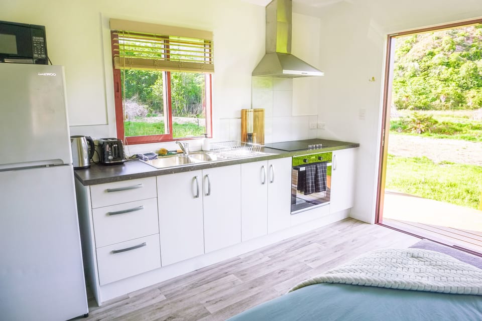 Comfort Studio | Private kitchen | Shared fridge, shared microwave, toaster, mixer