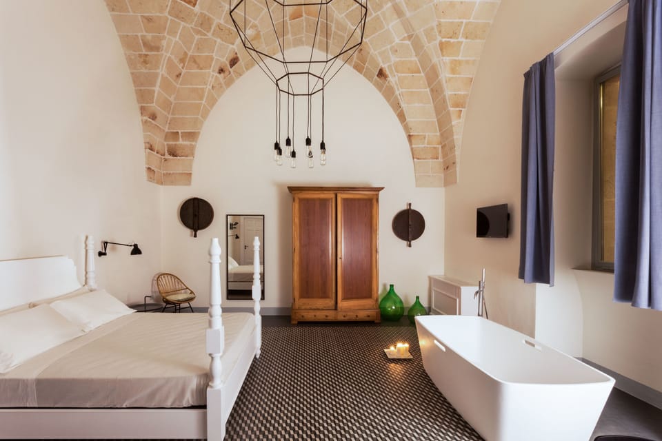 Junior Suite, 1 Bedroom, Bathtub | Premium bedding, down comforters, minibar, in-room safe