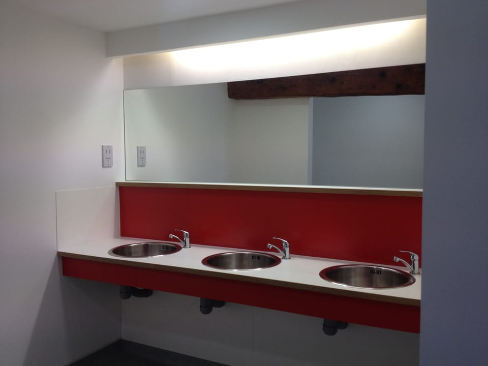 Standard Quadruple Room | Bathroom sink