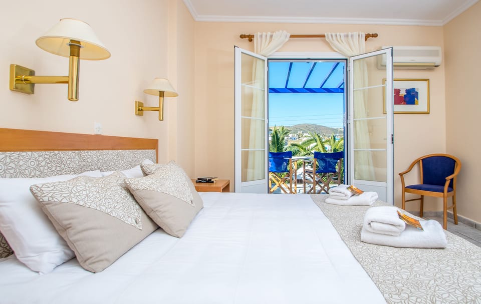 In-room safe, desk, soundproofing, iron/ironing board