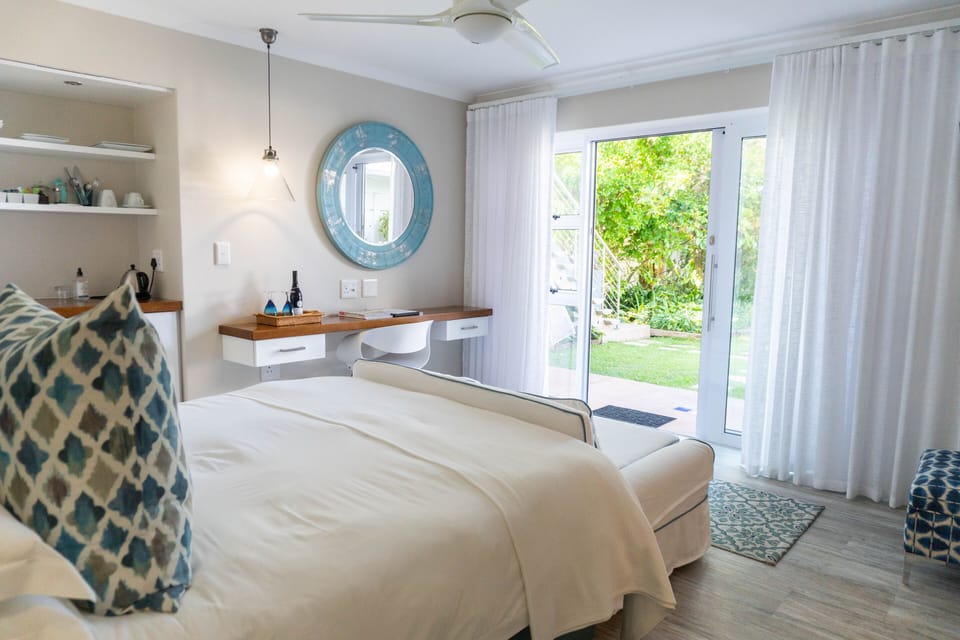Deluxe Room | Egyptian cotton sheets, premium bedding, Tempur-Pedic beds, minibar