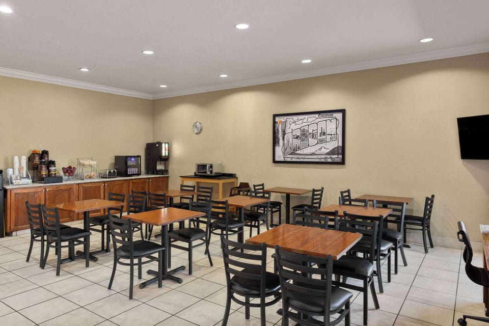 Free daily on-the-go breakfast