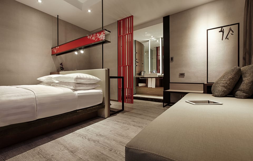 Grand Room | Premium bedding, down comforters, minibar, in-room safe