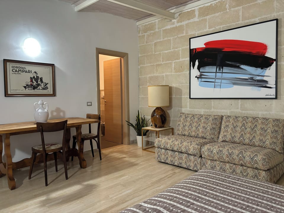 Apartment, 2 Bedrooms, Garden View | Individually decorated, individually furnished, desk, blackout drapes