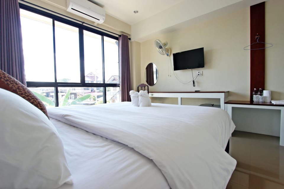 Standard Double Room | Premium bedding, desk, blackout drapes, free WiFi