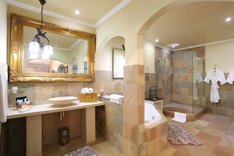 Honeymoon Suite, 1 Bedroom, Private Bathroom, Mountain View | Bathroom | Separate tub and shower, deep soaking tub, free toiletries, hair dryer