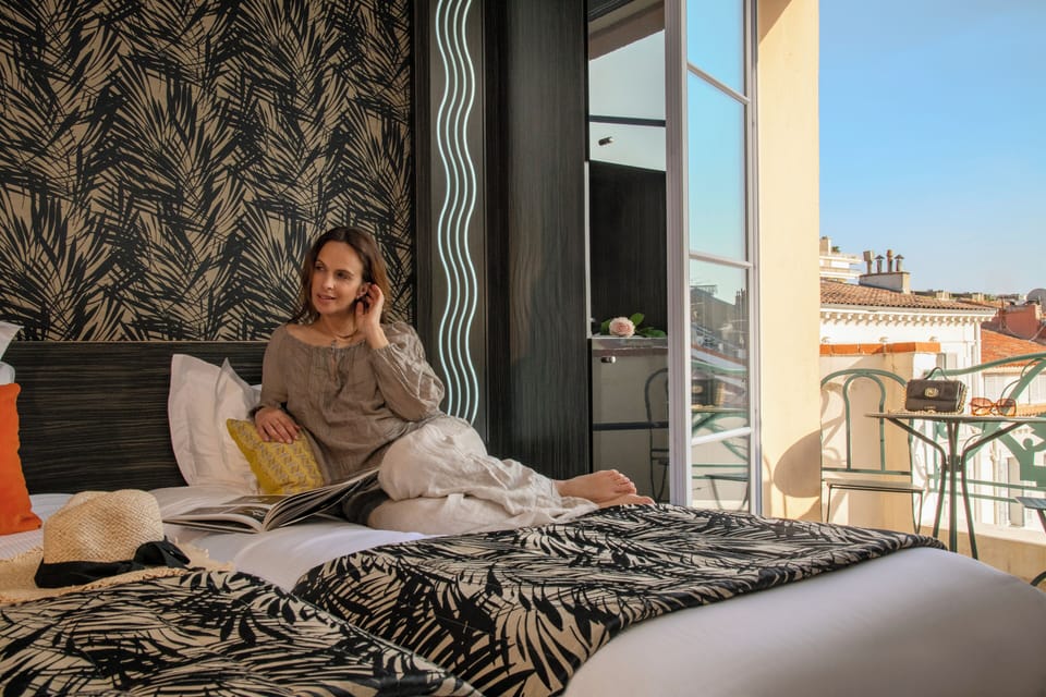 Deluxe Twin Room (Balneo bath) | Premium bedding, free minibar items, in-room safe