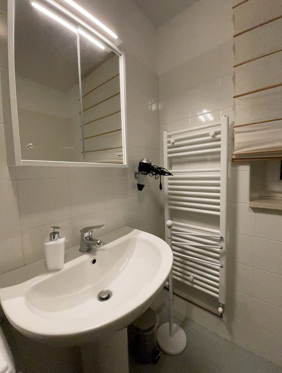 Classic Studio, 1 Bedroom, Garden View | Bathroom | Free toiletries, hair dryer, towels