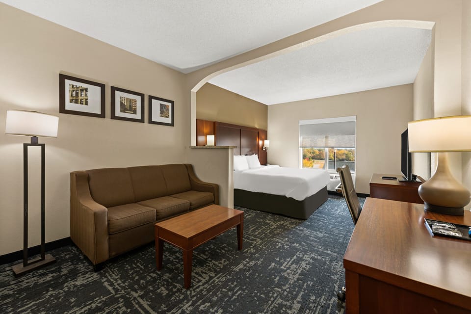 Premium bedding, Select Comfort beds, in-room safe, desk